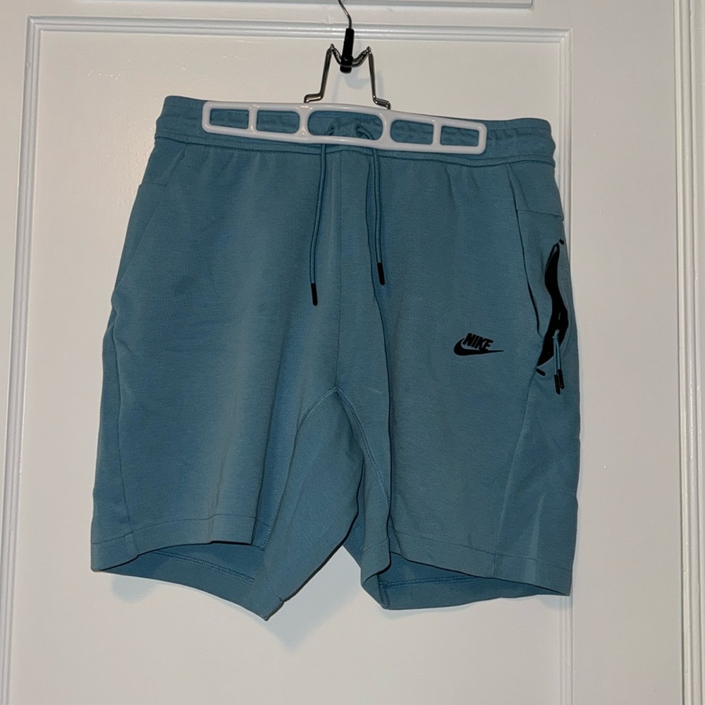 Nike Short. Color Teal Size M